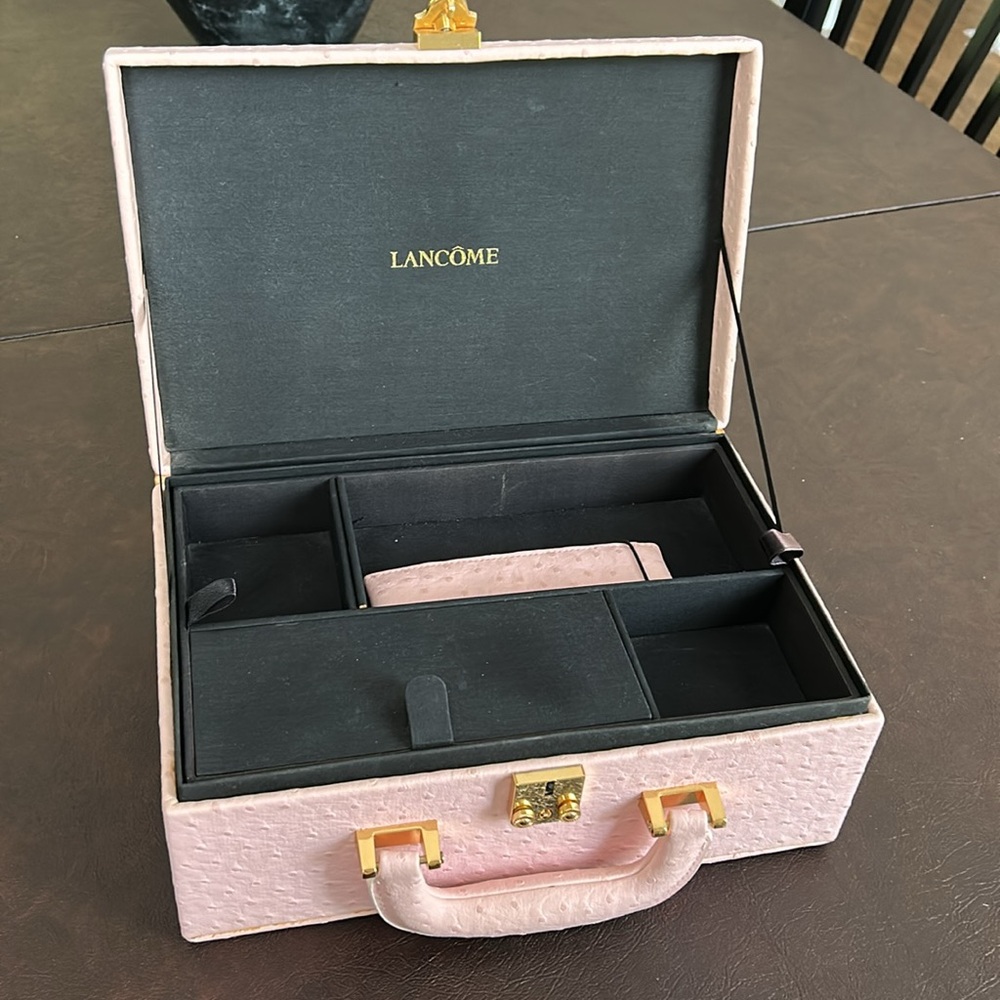 Lancôme Pink and Gold Makeup Case - Picture 1 of 9